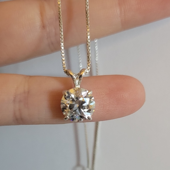 New 3ct Beautiful Moissanite Diamond Pendant With A Chain - Picture 4 of 8